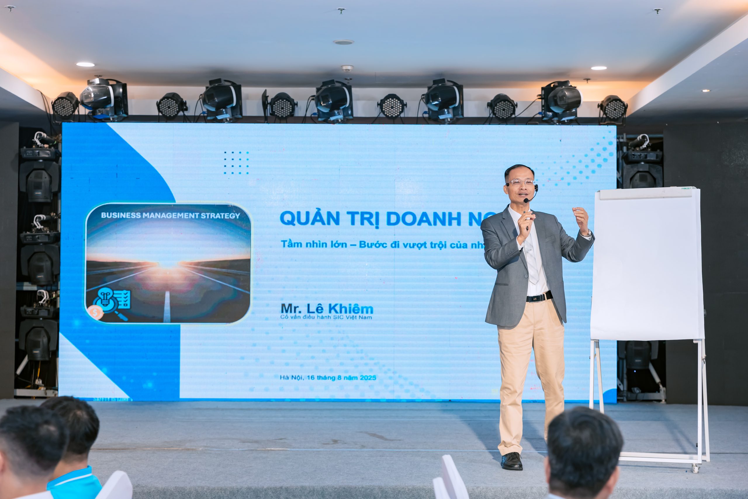 Chuyên gia Lê Khiêm_Quản trị Doanh nghiệp